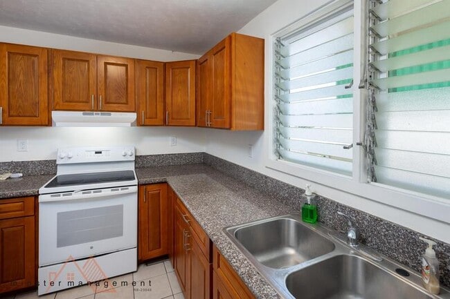 2133 Metcalf St in Honolulu, HI - Foto de edificio - Building Photo