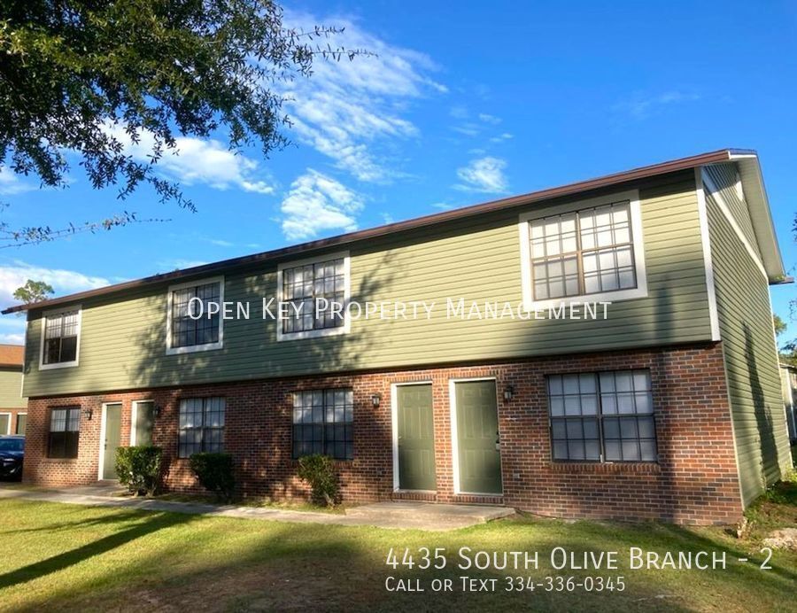4435 Dorothy Dr, Unit 2 in Marianna, FL - Building Photo