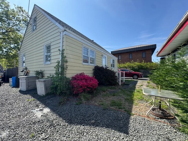 property at 1424 Saint Georges Ave