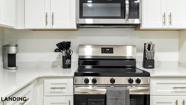 6029 W Irlo Bronson Memorial Hwy, Unit 2B-201