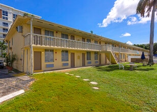 Rio Mio in Miami, FL - Building Photo - Building Photo