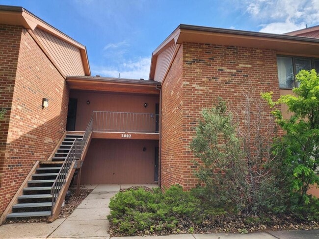 property at 2002 E Reynolds St