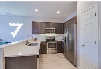 16059 E Elk Dr in Denver, CO - Foto de edificio - Building Photo