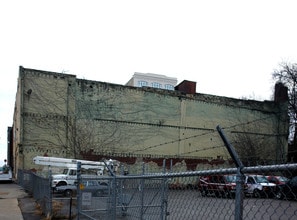 The Armature at West Jackson Row in Knoxville, TN - Building Photo - Building Photo
