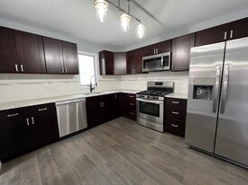 5728 W 134th St, Unit Room 1 in Savage, MN - Building Photo