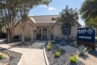 Peaks at Universal City in Universal City, TX - Building Photo - Building Photo