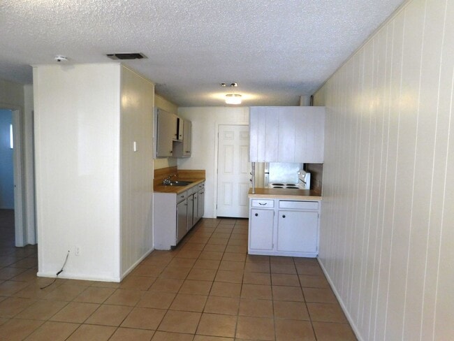 123 Catherine St in Del Rio, TX - Building Photo - Building Photo