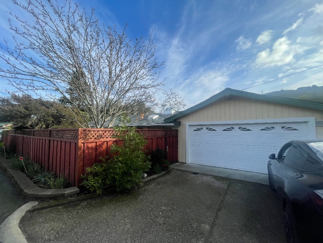 property at 4 Camino Del Cielo