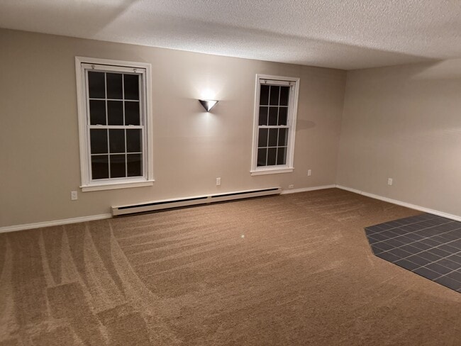 239 Old Farms Rd, Unit 7-B in Avon, CT - Building Photo - Building Photo