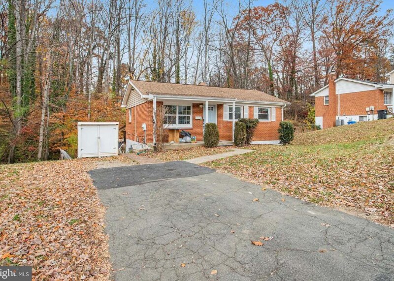 3412 N Beaumont Rd in Woodbridge, VA - Building Photo