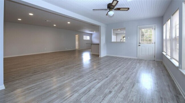 5221 Palmetto St in Bellaire, TX - Building Photo - Building Photo