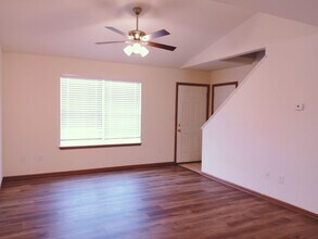 5708-5710-5710 Canaveral Dr in Columbia, MO - Foto de edificio - Building Photo