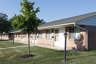 Bridgedale Terrace Apartments in Fort Wayne, IN - Foto de edificio - Building Photo