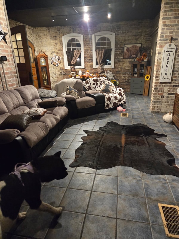 property at 415 N Gilbert St