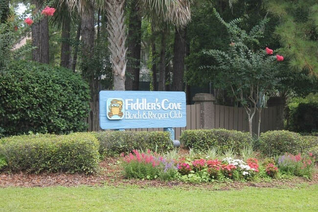 45 Folly Field Rd in Hilton Head Island, SC - Building Photo - Building Photo