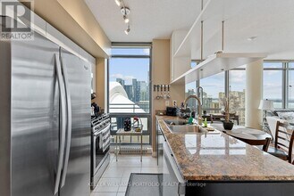 3 Navy Wharf Ct in Toronto, ON - Building Photo - Building Photo