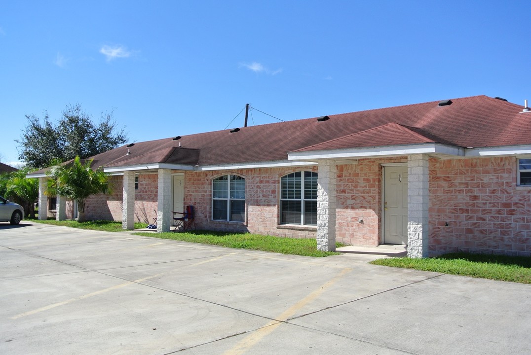 Villa Real Apartments in Harlingen, TX - Foto de edificio