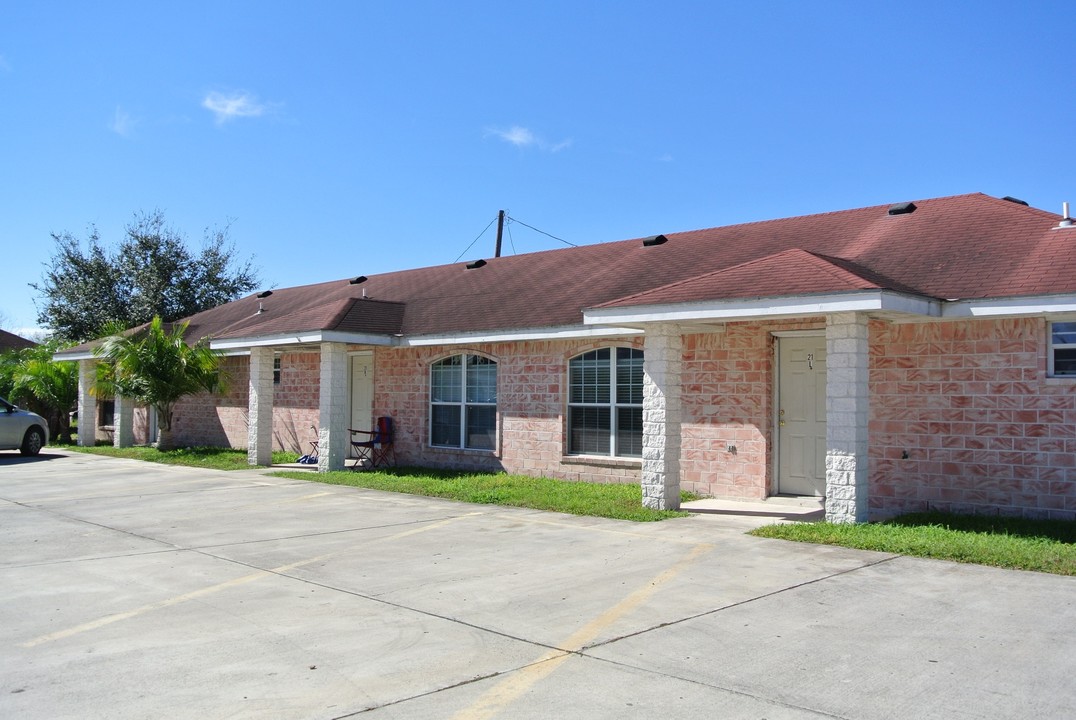 Villa Real Apartments in Harlingen, TX - Building Photo