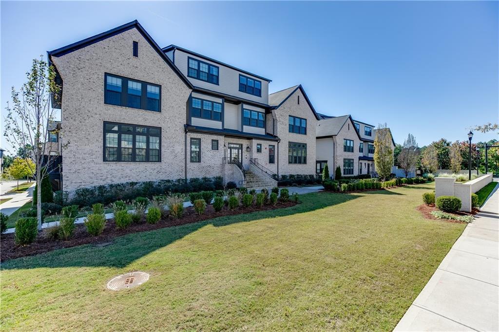 3905 Danube Ln in Atlanta, GA - Building Photo