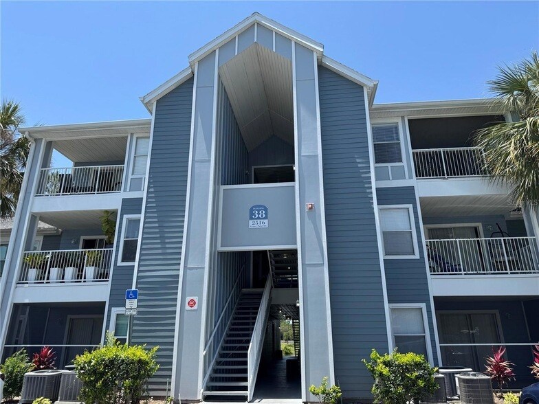 2516 Grassy Point Dr, Unit 210 in Lake Mary, FL - Building Photo