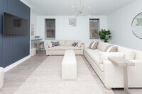 Chateaus at 1020 N Calvert photo'