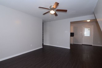 3107 E 13th St-Unit -B in Austin, TX - Foto de edificio - Building Photo
