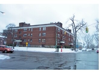 University Court in Buffalo, NY - Foto de edificio