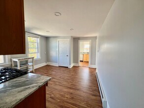 31 Holman St, Unit #3 in Attleboro, MA - Building Photo - Building Photo