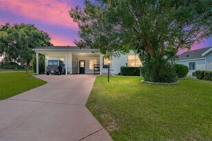 1401 W Schwartz Blvd in Lady Lake, FL - Building Photo