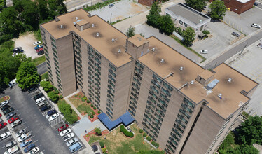 Summit Towers in Knoxville, TN - Foto de edificio - Building Photo