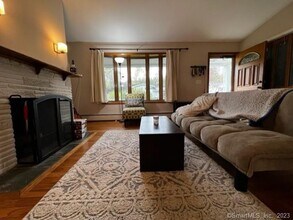 21 Mcdermott Cir in Hamden, CT - Building Photo - Building Photo