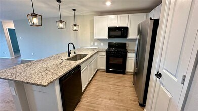 236 Rustic Ridge Cir in Magnolia, TX - Building Photo - Building Photo