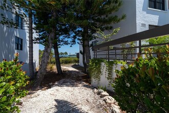 817 Bayport Way, Unit 817 in Longboat Key, FL - Building Photo - Building Photo