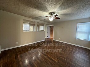 2001 E Harlow Pl in Oklahoma City, OK - Building Photo - Building Photo