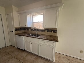 4223 Steep Rock Dr in Pasadena, TX - Building Photo - Building Photo