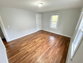 89 Pitkin St in Burlington, VT - Building Photo - Building Photo