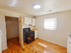 4243 E Whitney Ln in Wichita, KS - Building Photo - Building Photo