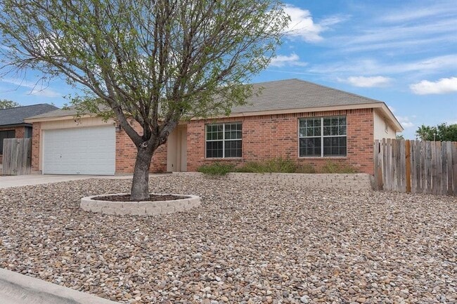 224 Vista Hermosa in Del Rio, TX - Building Photo - Building Photo