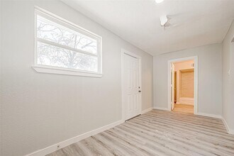 1912 Gentry St in Houston, TX - Building Photo - Building Photo