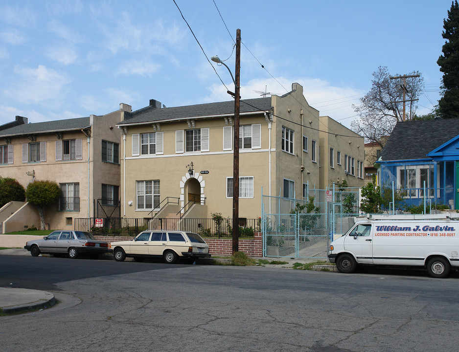 836 N Oxford Ave in Los Angeles, CA - Building Photo