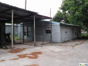 1910 FM2673 in Canyon Lake, TX - Foto de edificio - Building Photo