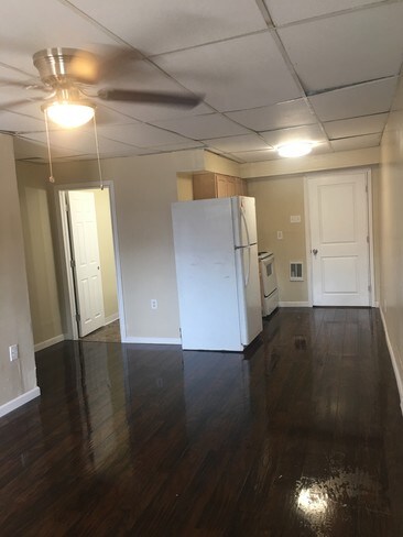 6043 Wister St in Philadelphia, PA - Foto de edificio - Building Photo