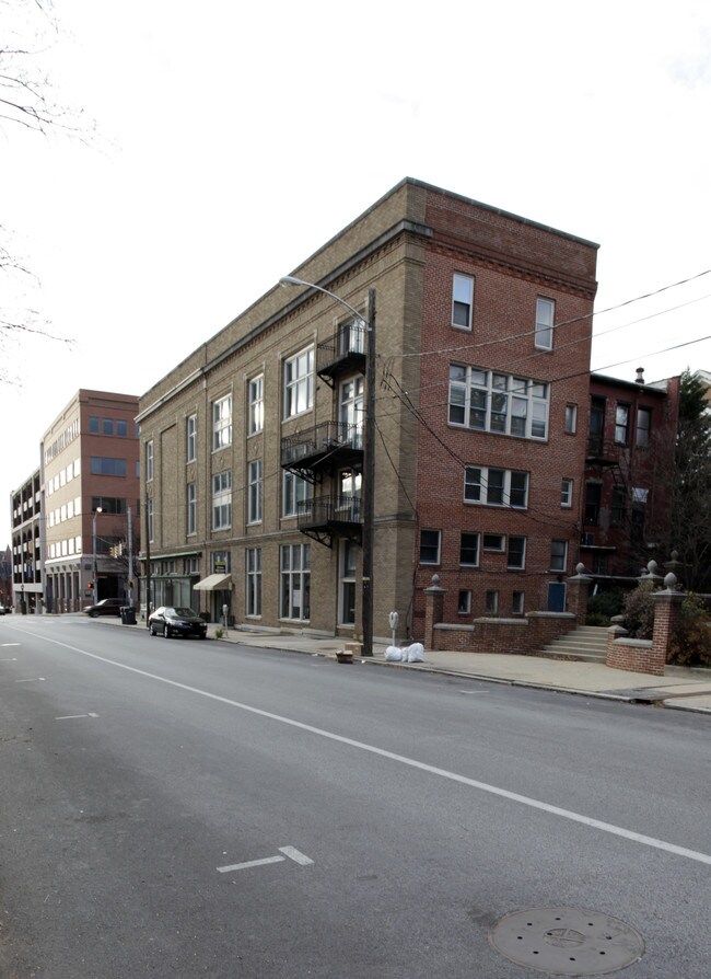 57 S George St in York, PA - Foto de edificio - Building Photo