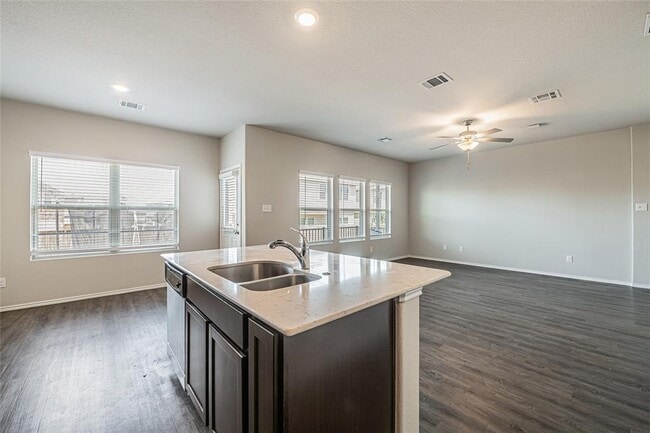 108 Comet Dr in Jarrell, TX - Building Photo - Building Photo