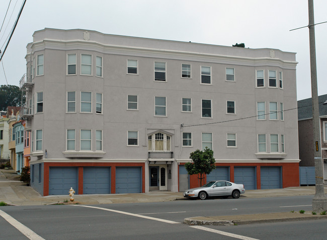 7450 Geary Blvd in San Francisco, CA - Foto de edificio - Building Photo