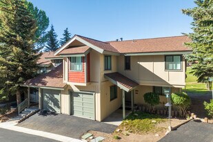 Bear Meadows in Big Bear Lake, CA - Building Photo