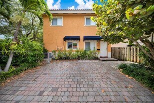 2814 SW 27th St in Miami, FL - Building Photo