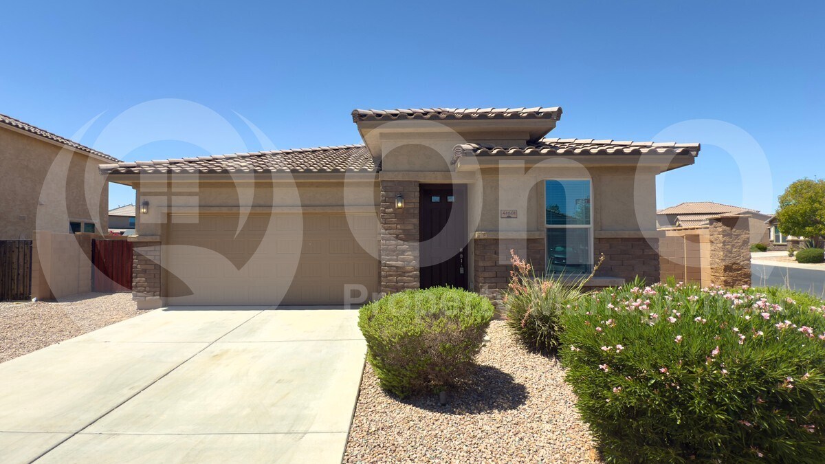 41601 W Elm Dr in Maricopa, AZ - Building Photo