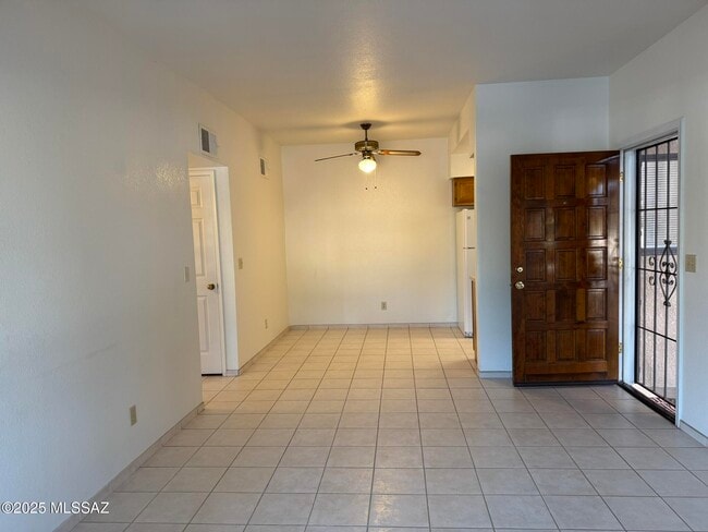 5750 N Camino Esplendora in Tucson, AZ - Building Photo - Building Photo