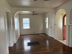 311 W Kansas Ave in Medicine Lodge, KS - Building Photo - Building Photo